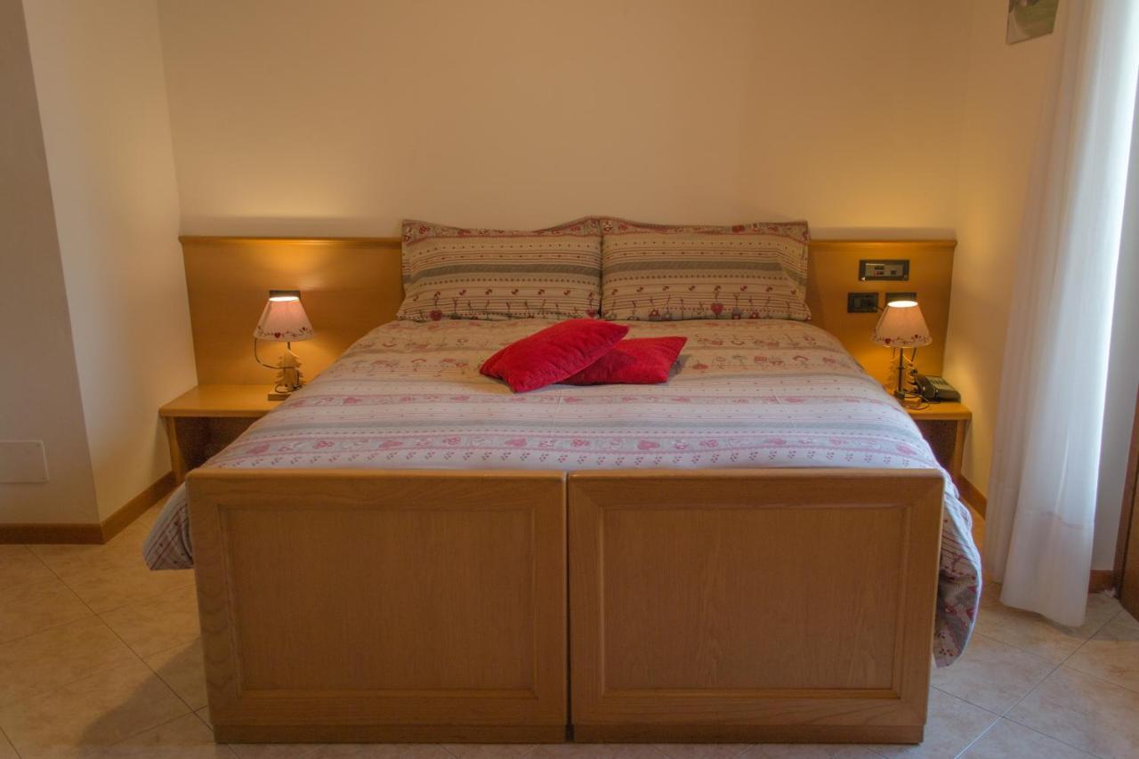 Hotel Meublè Rosalpina à Isolaccia Extérieur photo