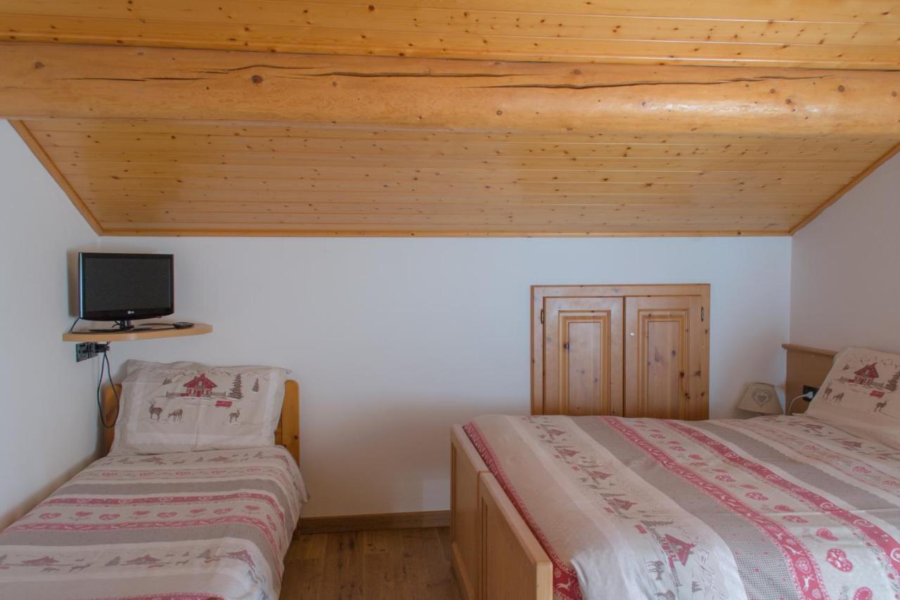 Hotel Meublè Rosalpina à Isolaccia Extérieur photo