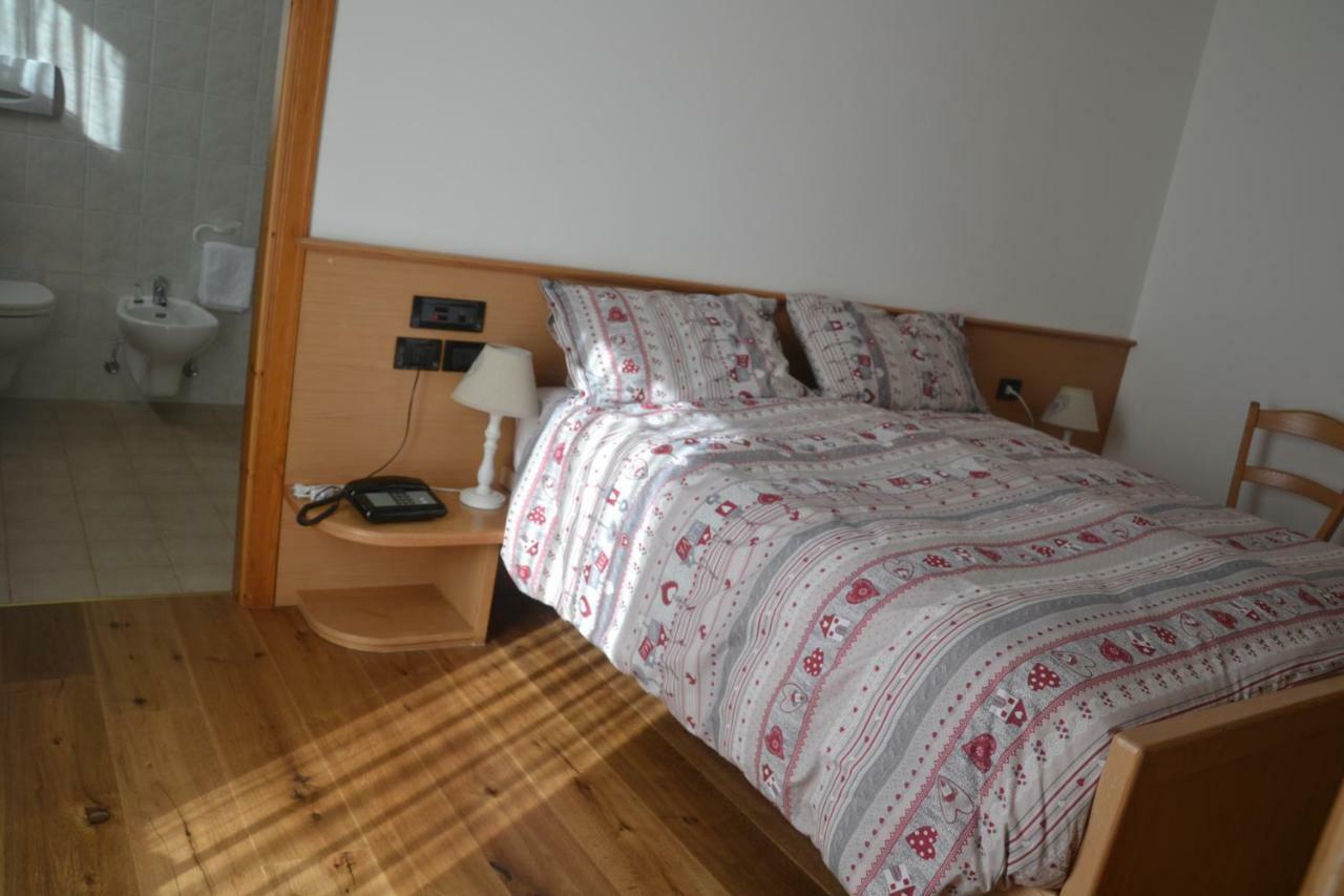 Hotel Meublè Rosalpina à Isolaccia Extérieur photo